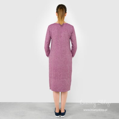 Sukienka fioletowa w bordo lniana. Widok z tyłu.