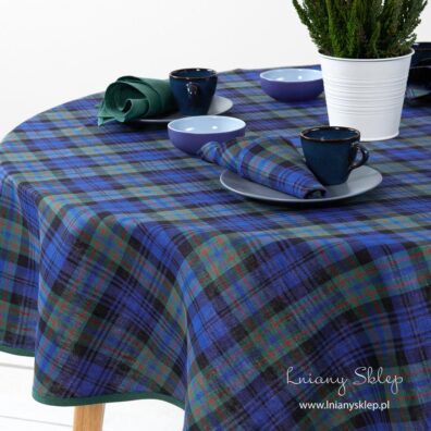 Lniano - bawełniany obrus w szkocką kratkę.