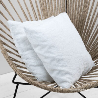 Poszewki lniane 40x40cm. Szyte "na zakładkę".