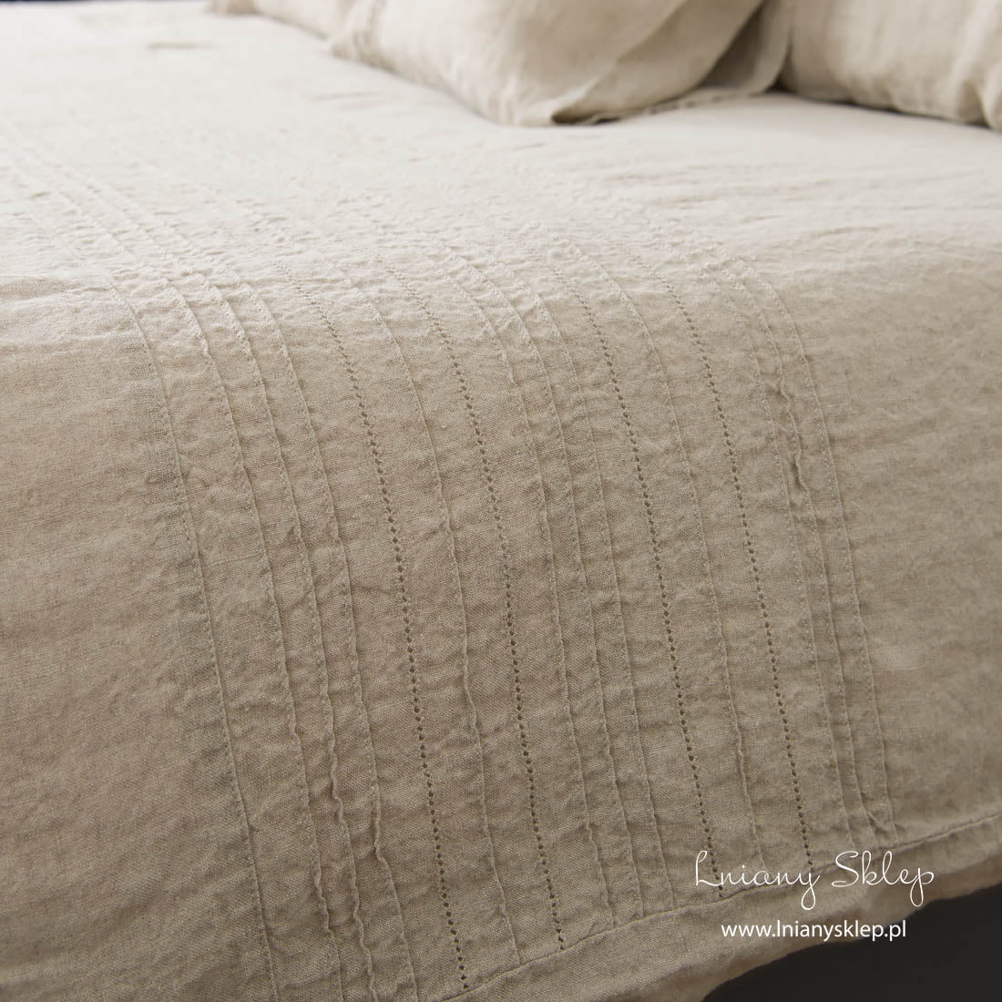 Poszwa z zaszewkami i mereżką (różne rozmiary, w tym 200x220).
