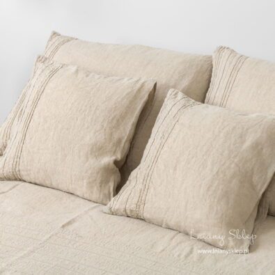 Poszwa i poszewki z zaszewkami i mereżką.