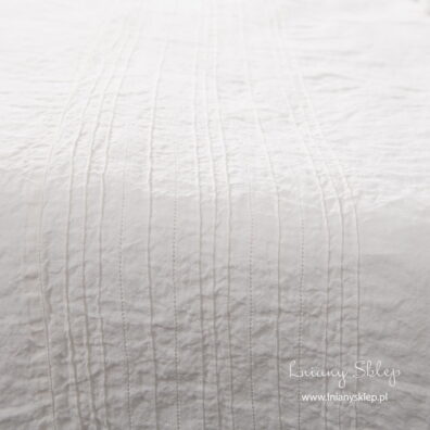 Poszwa mereżkowana. Biała pościel ozdobiona mereżką.