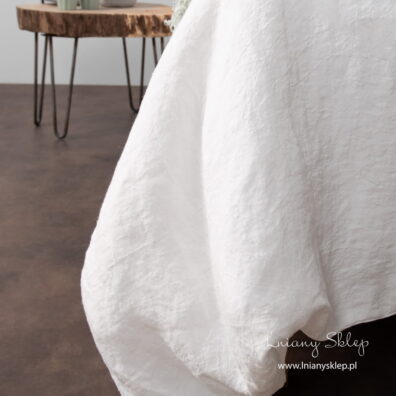 Miękki, prany, mlecznobiały len.