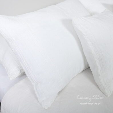 Poszewka. Biała pościel ozdobiona mereżką. Różne rozmiary.