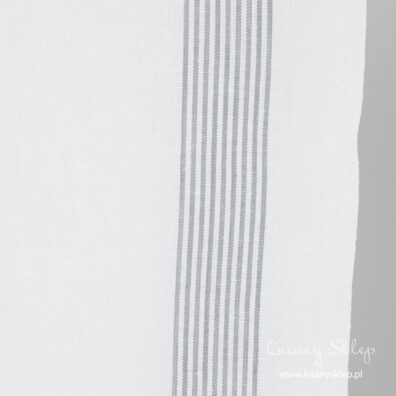 Śnieżnobiała tkanina ścierkowa w paski.