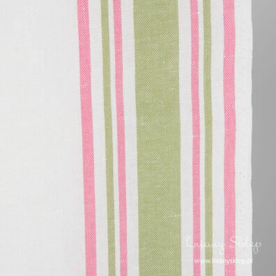 Biała tkanina w paski różówe i zielone na brzegach.