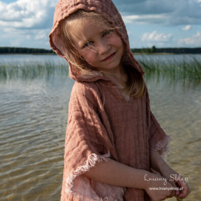 Lniane plażowe brązowe ponczo dziecięce.