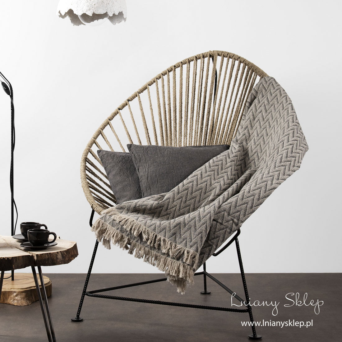 Lniany pled w piaskowy wzór.