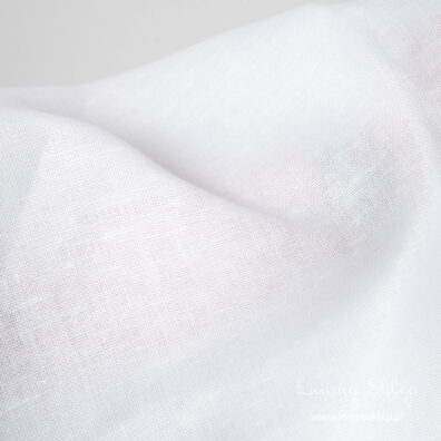 Biała kanwa lniana.