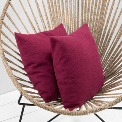 Wiśniowa poszewka na poduszkę.