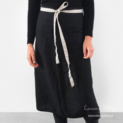 Fartuch czarny długi z pranego lnu.