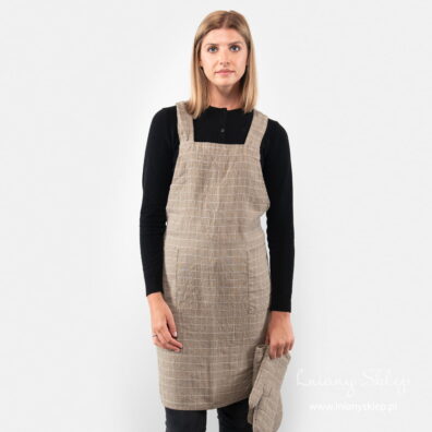 Lniany szary fartuch kuchenny w kratkę.