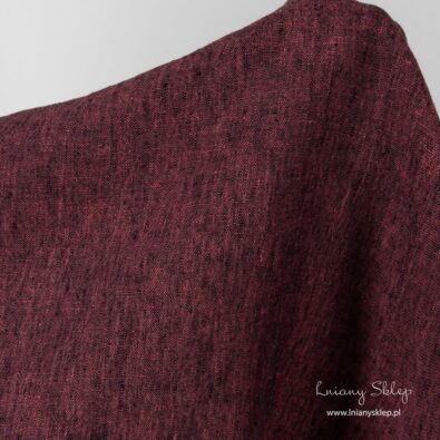 Prany len melanż czerwony i czarny.