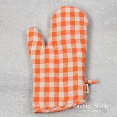 Lniana rękawica kuchenna pomarańczowa w kratkę.