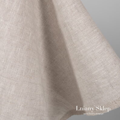 Szary o piaskowym odcieniu len.