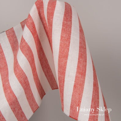 Gruby len w czerwone pionowe pasy.