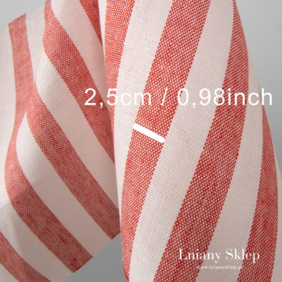 Gruby len w czerwone pionowe pasy. Trochę matematyki.