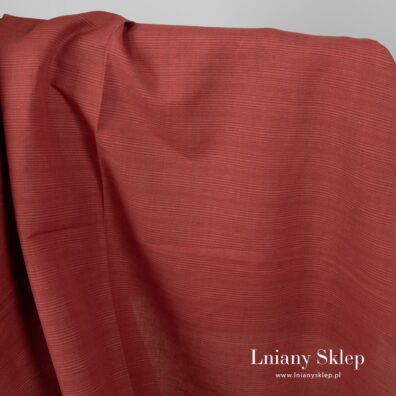 Czerwona tkanina w paski.