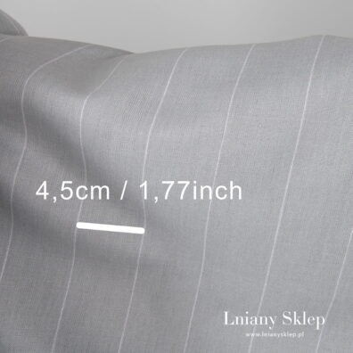 Szeroka szara jasna tkanina w paski.. Trochę matematyki.