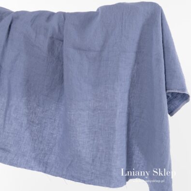 Niebieskawy prany len.