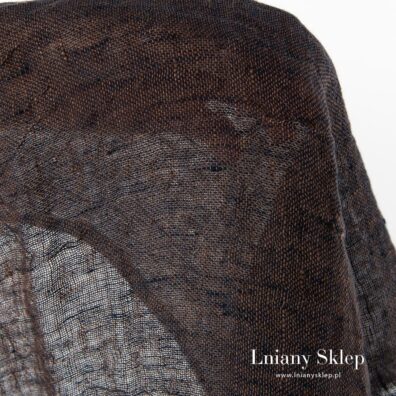 Rzadko tkany brązowy prany len.