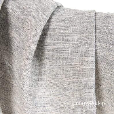 Szaro - biały melanż ze zgrubieniami.