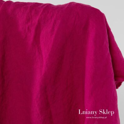 Jaskrawa tkanina lniana w drobne romby.