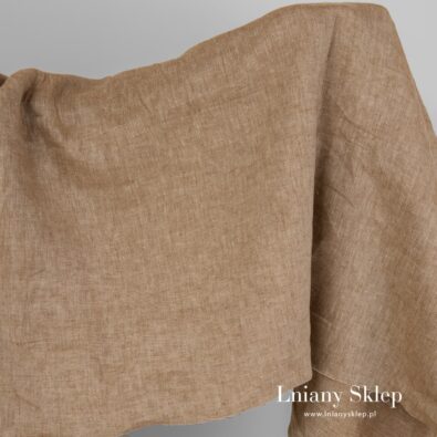 Szeroka ruda tkanina lniana.