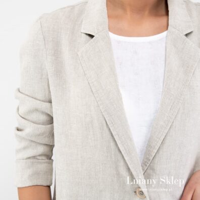 Zapinany na jeden guzik.