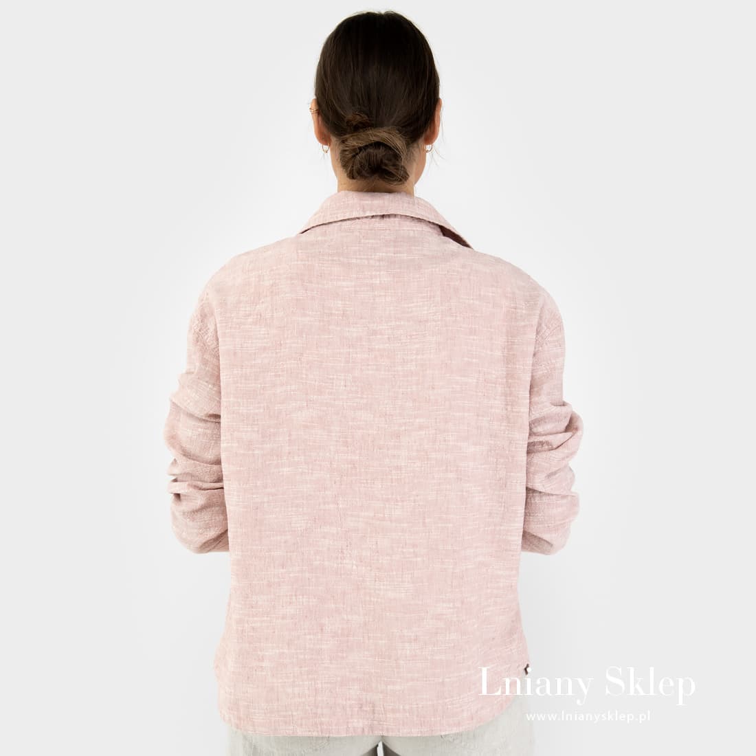 Różowy żakiet. Plecy.