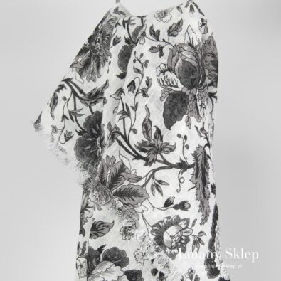 GARDENIA chusta w czarne kwiaty.