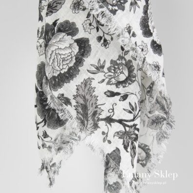 Biało - czarna chusta lniana.