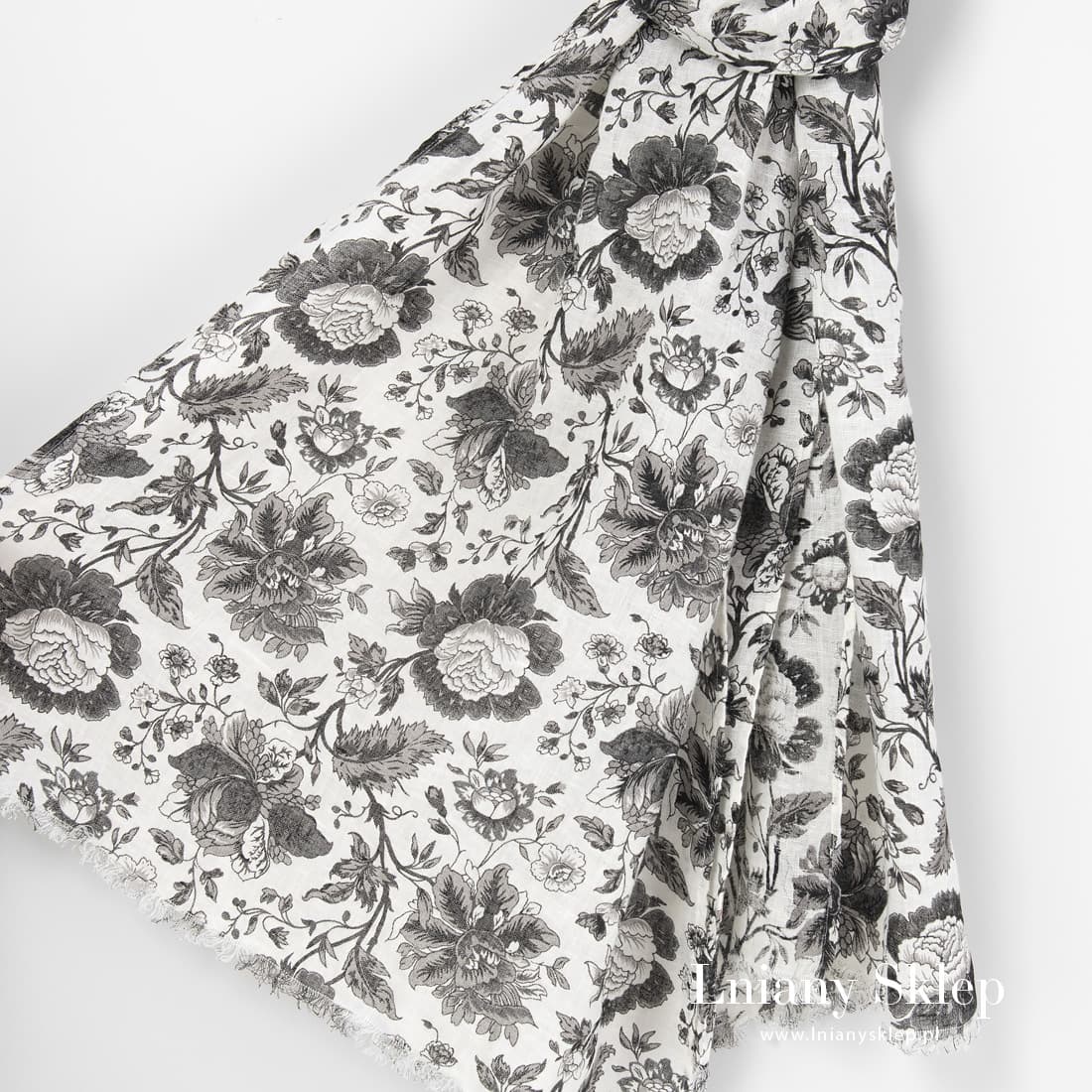 Szalik lniany w barokowe kwiaty.