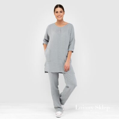 Luźna tunika z pranego lnu.