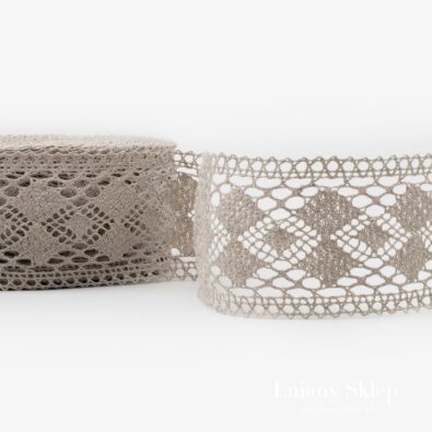 Koronka z niebarwionego lnu nr 69.