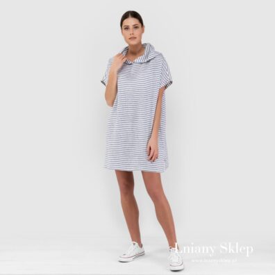 Krótkie ponczo z pranego lnu.