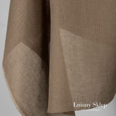 Len w drobne ażurowe kwadraciki.