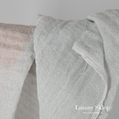 Tkanina z przędzy zielonej i białej.