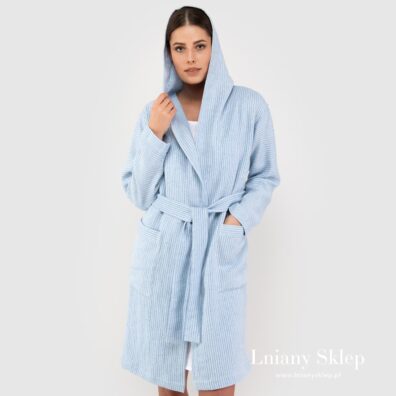 Lniany szlafrok z kapturem.