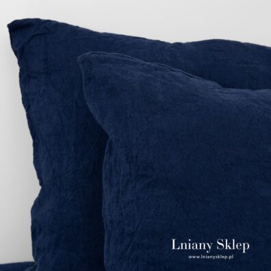 Pościel z granatowego pranego lnu 100%.