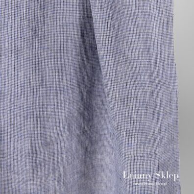 Fioletowa prana tkanina lniana.