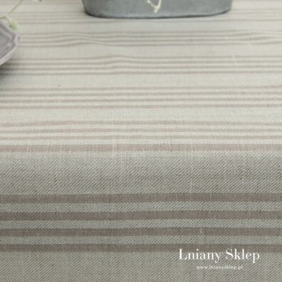 Obrus lniano - bawełniany w zielonkawe pasy.