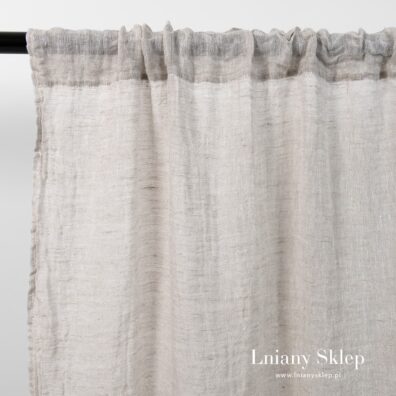 Firanka lniana na kanale.