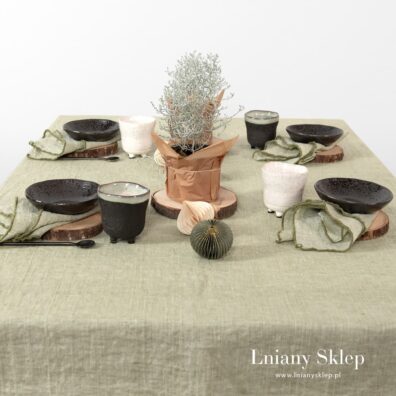 Jasny zielony obrus. Len 100%.