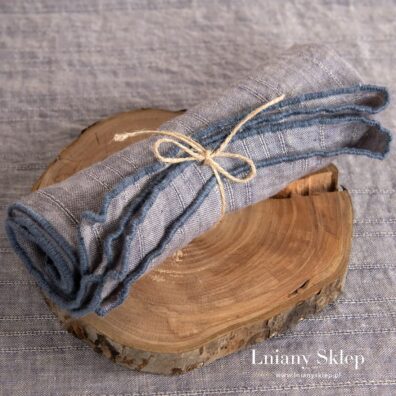 Fioletowa serwetka z pranego lnu 100%.