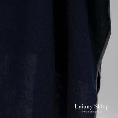 Ciemny len o granatowym odcieniu.