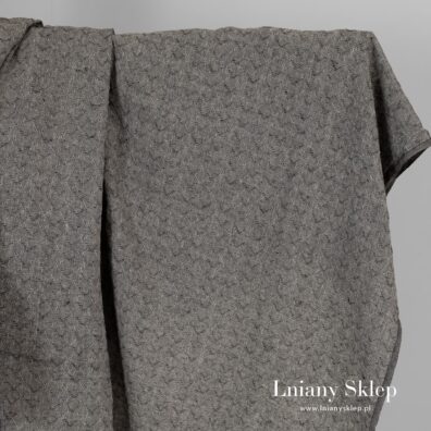 Czarny prany len w romby.