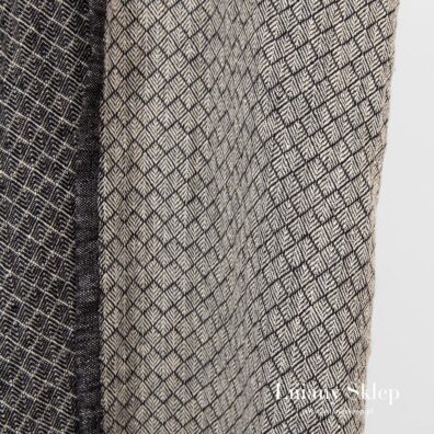 Jaśniejsza strona tkaniny.