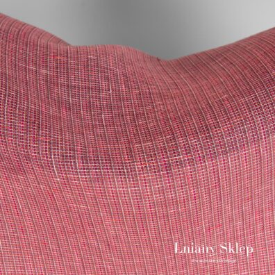 Prześwitujący rózówy len w krateczkę.