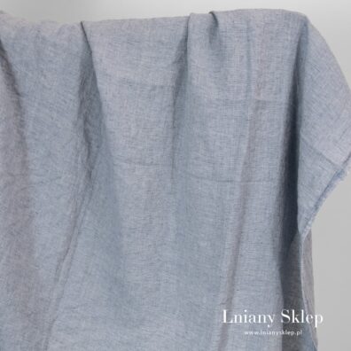 Prana niebieska tkanina w drobniutką krateczkę.